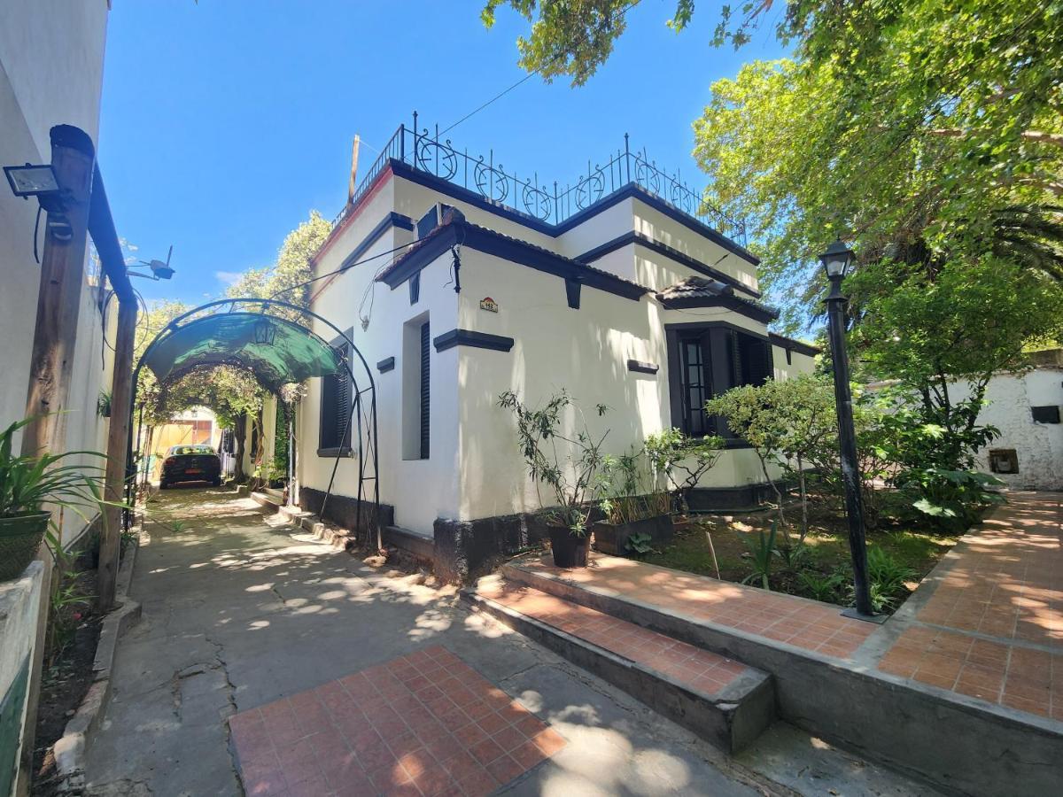 Rufino'S Guesthouse Мендоса Екстер'єр фото